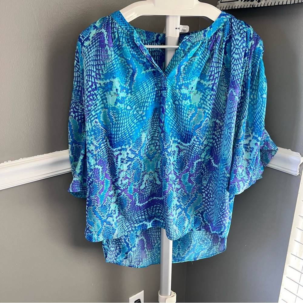 Jennifer Lopez blouse